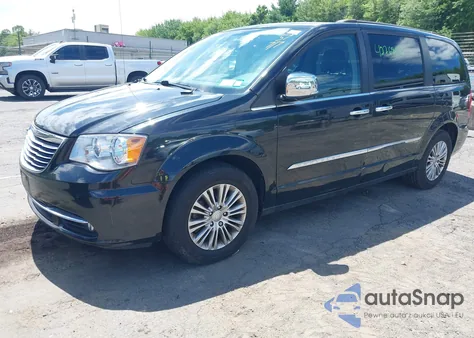 2015 Chrysler Town & Country Touring-L z USA, uszkodzony, nr VIN 2C4RC1CG6FR554784